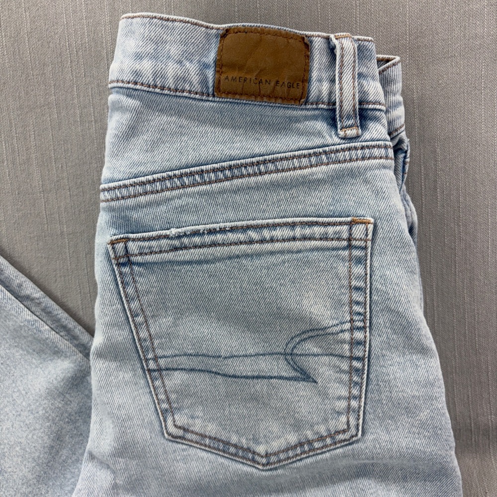 American Eagle Baggy Straight Jeans Light Wash Denim Size 2 Super High Rise - Picture 6 of 12